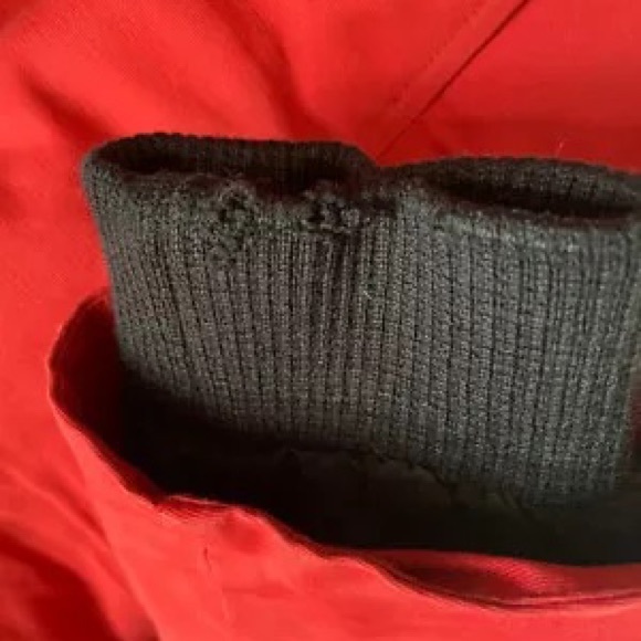 Moose Knuckles Sterling parka in red with black fur. Size medium - Picture 3 of 5